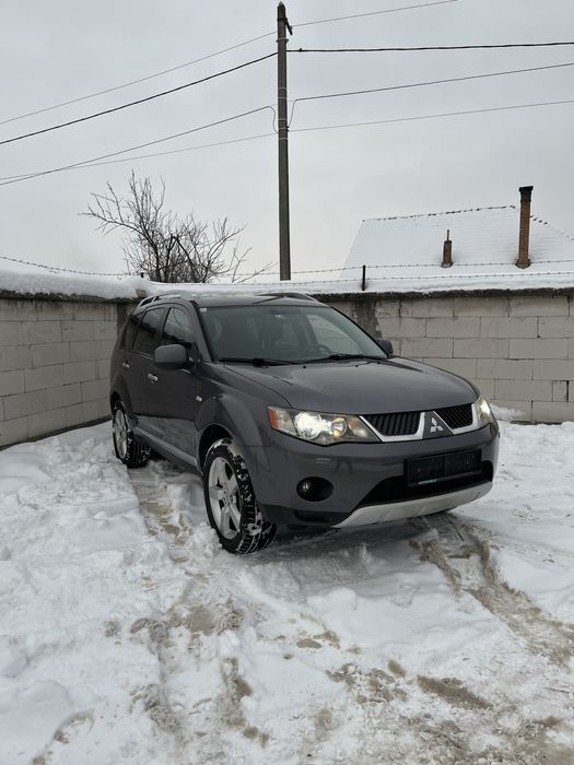 Vând Mitsubishi Outlander 2.0 d 4x4