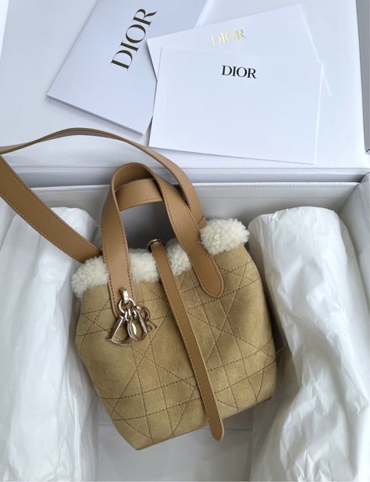 Dior чанта с пух