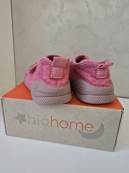 Два модела пантофки Biomehanics момиче, размер 25