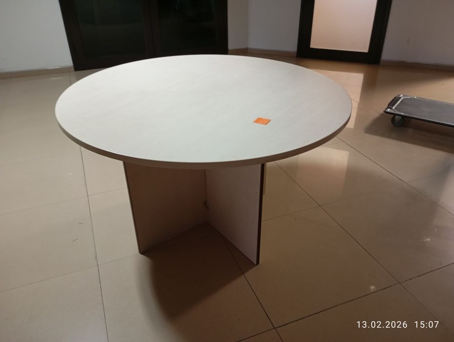 Продавам Маса 120 см