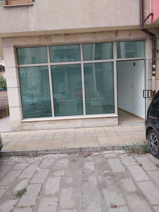 Дава се под наем Магазин в Пловдив, Кършияка - 40 кв.м за 311.1 € - Снимка #1