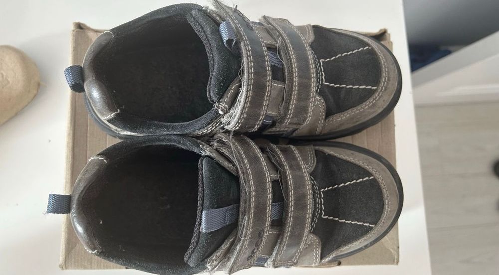 Продам обувь ECCO на мальчика GORTEX 33 р 5000.
