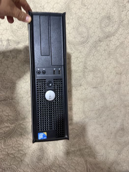 Pc complet  Dell INTEL E7500 3 ghz 4 gb ram 200 gb monitor 21 inch Hp complet