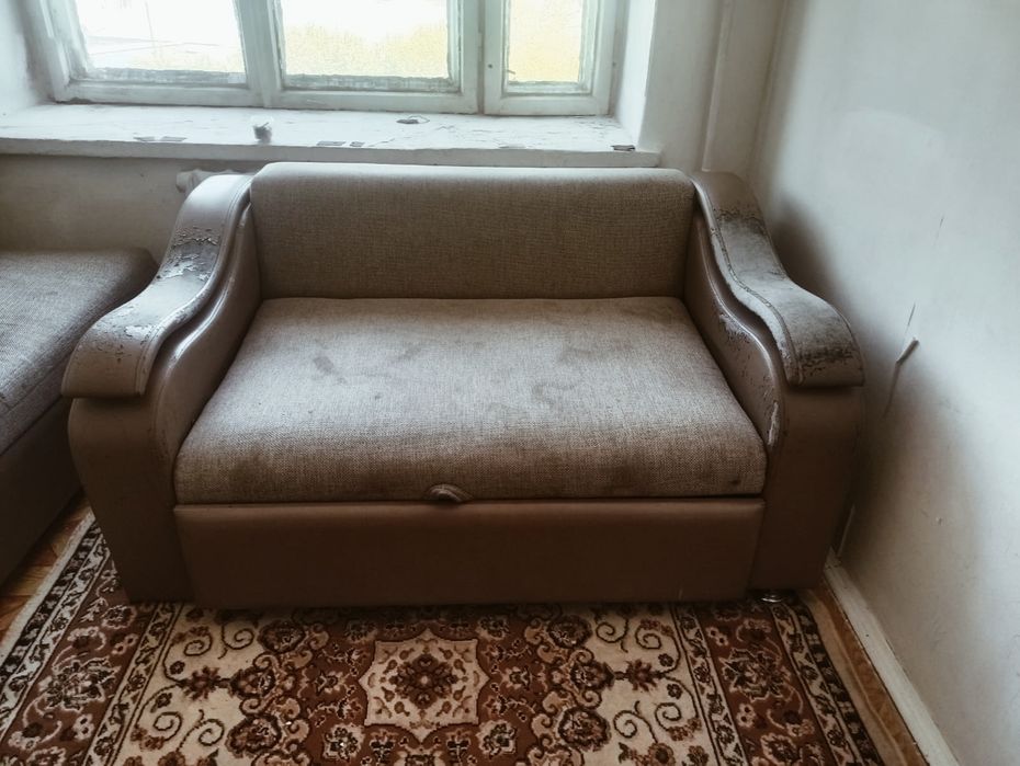 Продам диван надо химчистка
