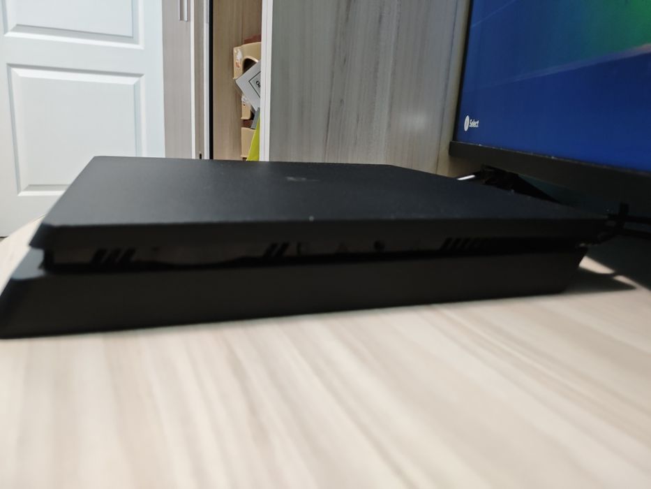 Playstation 4slim 512gb с 4 игри