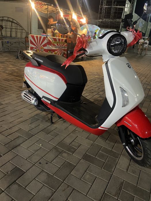 Мопед скутер новый