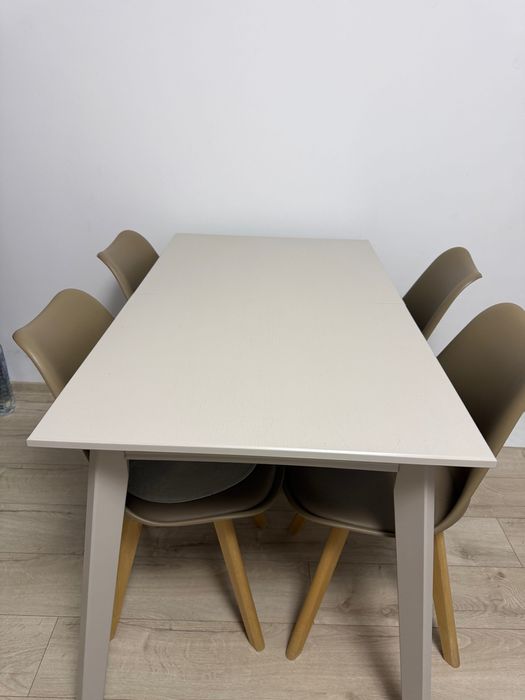 Vând Masă extensibila living