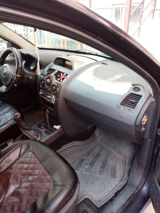 Продаётся машина reno