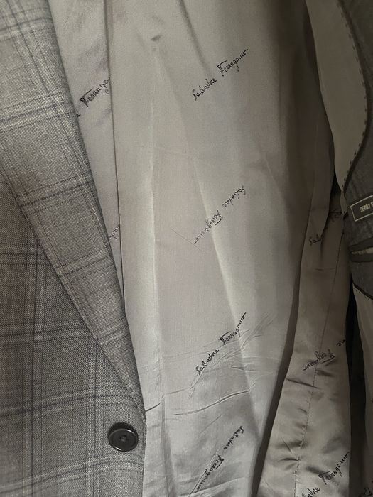 Vand costum de barbati Salvatore  Ferragama