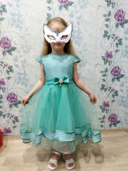 Продаю платья детские