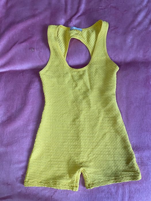 Костюмче Zara