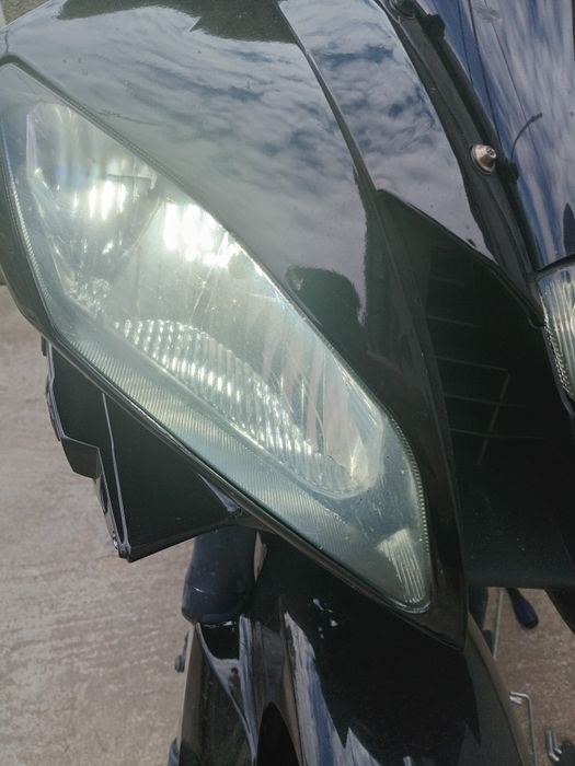 Vând faruri originale yamaha r6 rj11 2006 2007