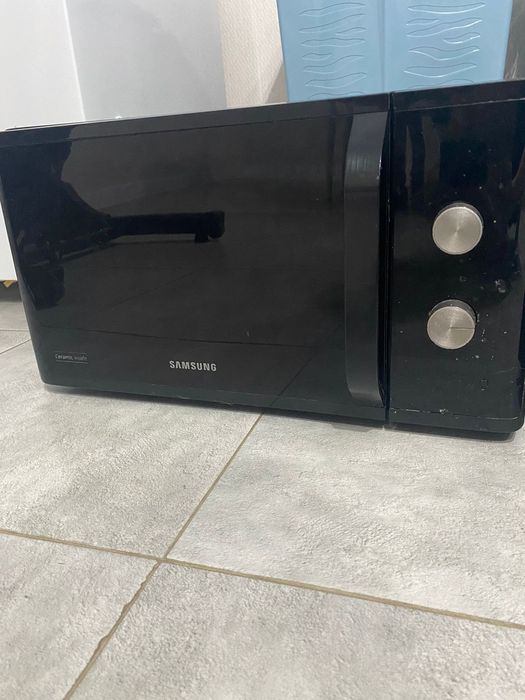 3  микроволновки в хорошем состоянии