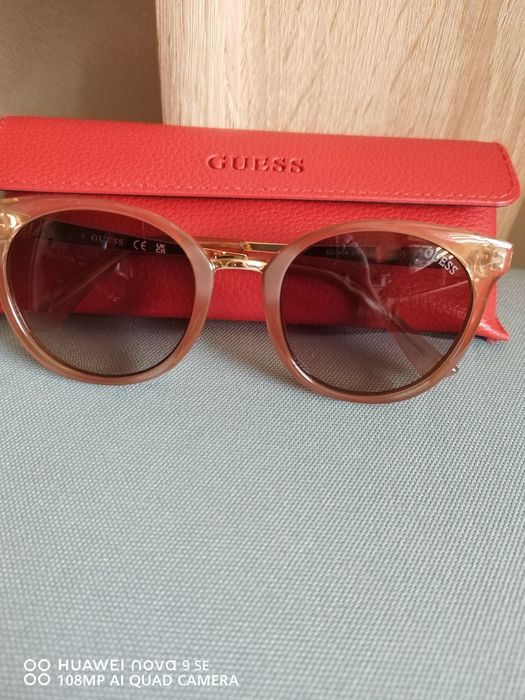 Слънчеви очила Guess