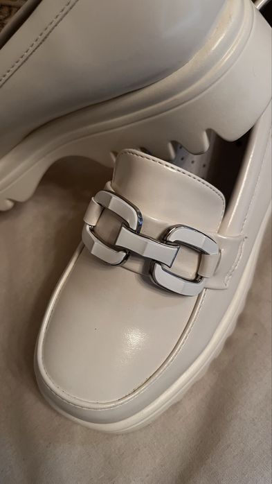 Продам обувь новую