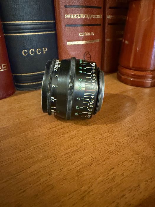 Ретро объектив Юпитер 9 и ЛОМО СССР.