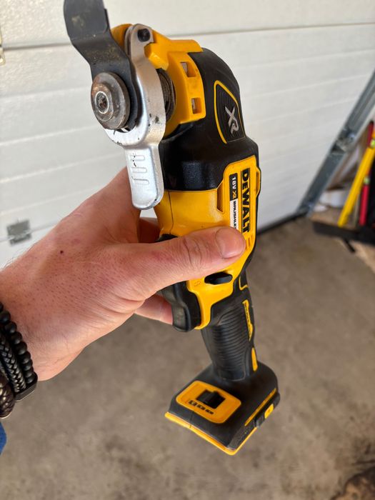 Sculă multifuncțională dewalt dcs356