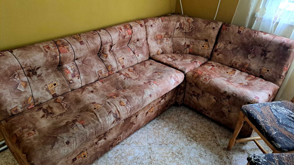 Кухненски ъглов диван с 3 бр тапицирани  стола