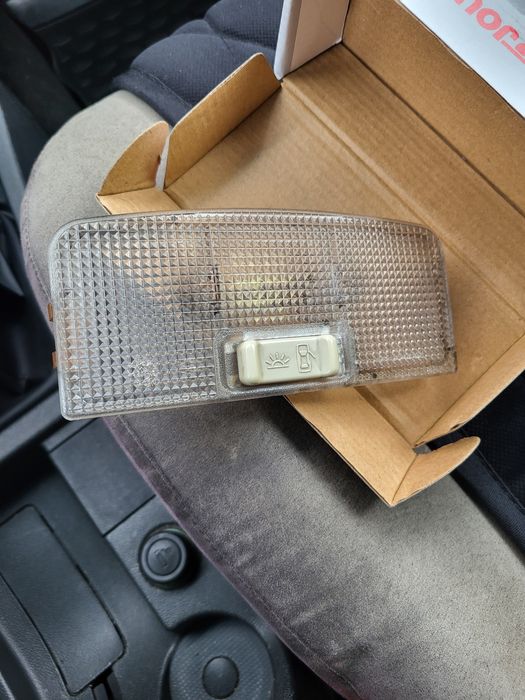 Продам плафон освещения приора 1