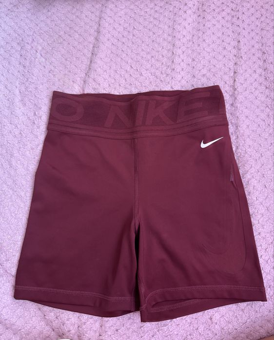 Nike дамски спортни шорти – чисто нови