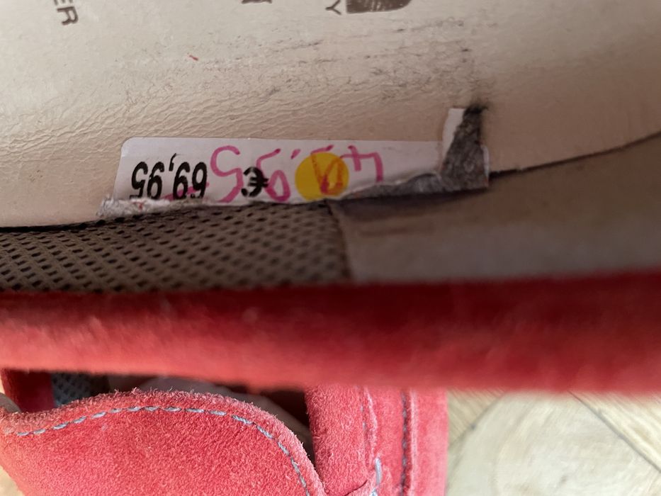 Продавам ортопедични обувки ARA