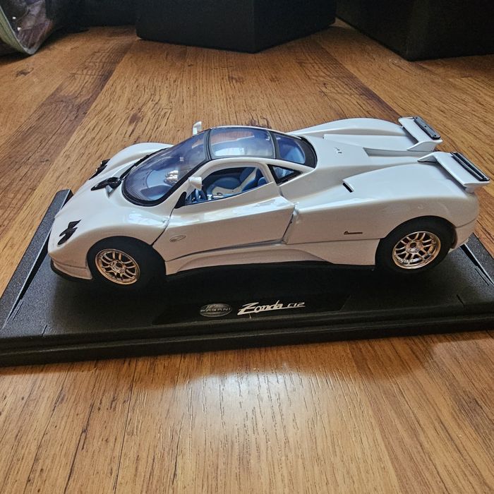 Колекционерски модел в мащаб 1:18 Pqgany Zonda LT12.