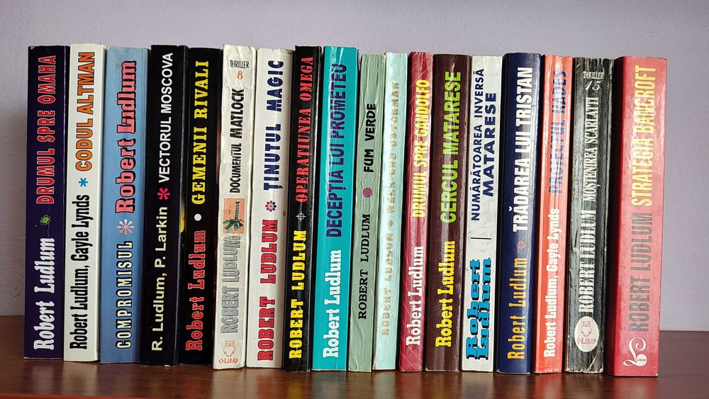 Robert Ludlum – set 34 romane, 35 vol., thriller
