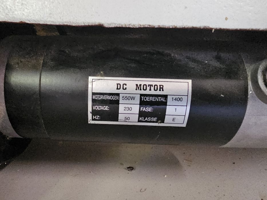 Струг за дърво HBM 00978, 230 V, 550 W, 450 мм