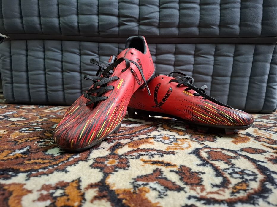 Футбольные бутсы