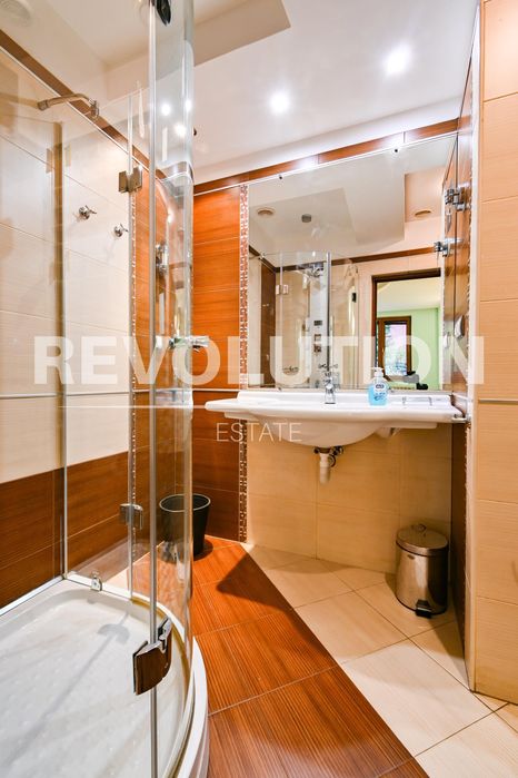 Дава се под наем Многостаен апартамент в София, Център - 135 кв.м за 1350 € - Снимка #9