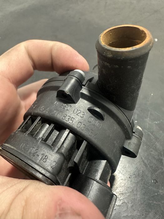 Pompa recirculare apa auxiliara Mercedes ML W164 ML320CDI