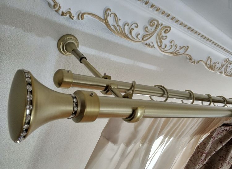 Instalez suport tv perete . Montaj corpuri iluminat