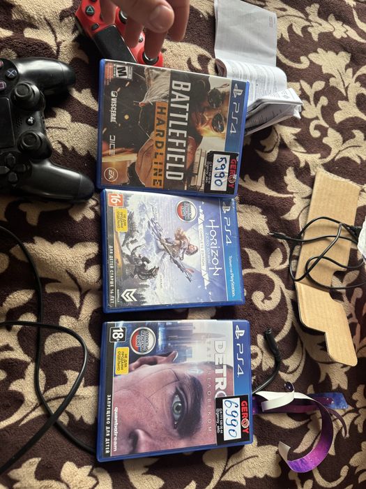 Продаю PlayStation 4