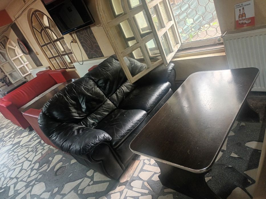 Mobilier bar canapele mese