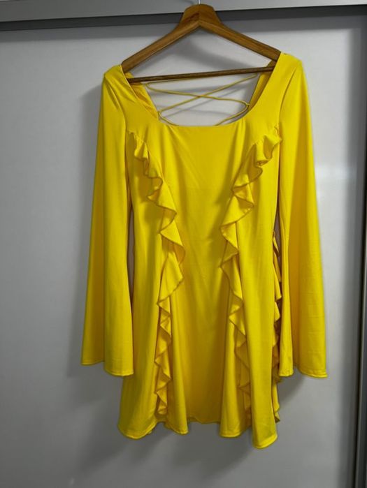 Жълта лятна рокля