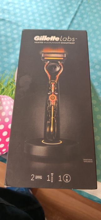 Gillette labs heated razor