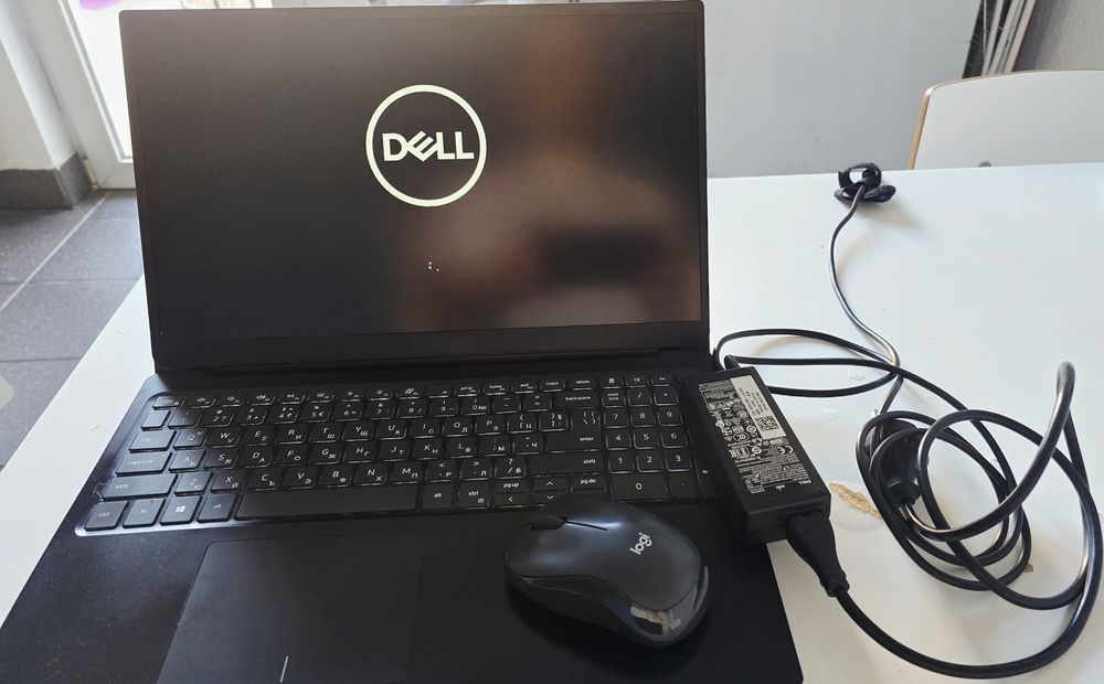 Dell Vostro 5590