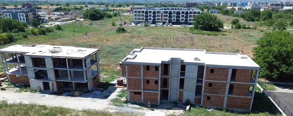 Тристаен апартамент в Остромила