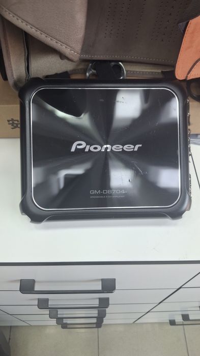 Pioneer GM-D8704 в идиалном состоянии