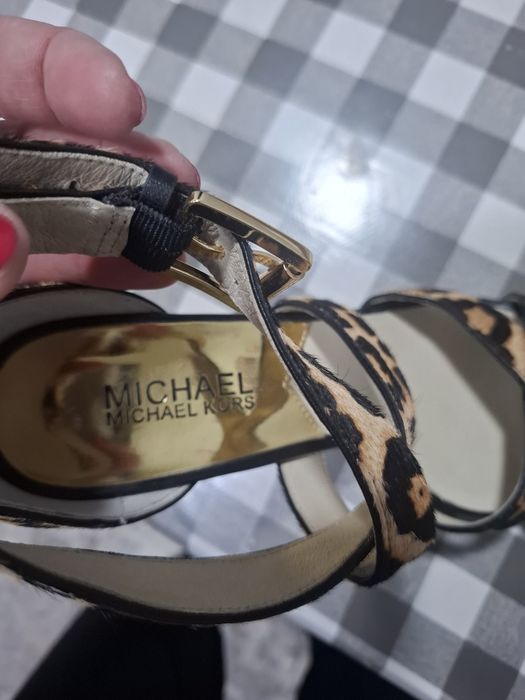 Новые босоножки от MICHAEL KORS