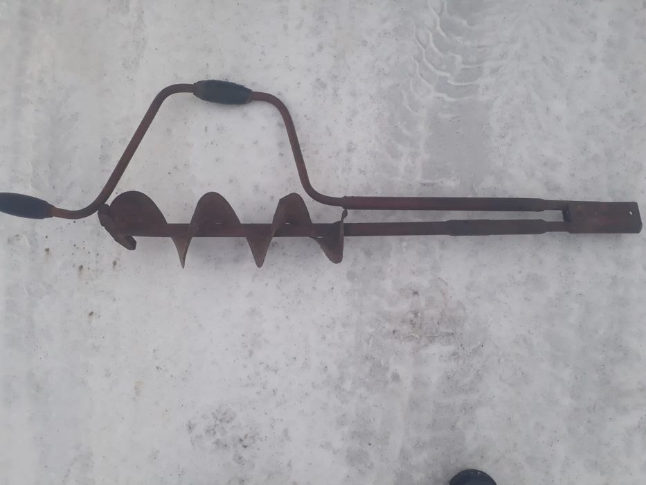 Продам ледобур для рыбалки