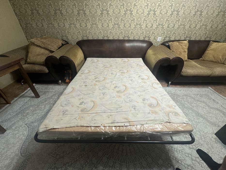 Продам комплект мягкой мебели