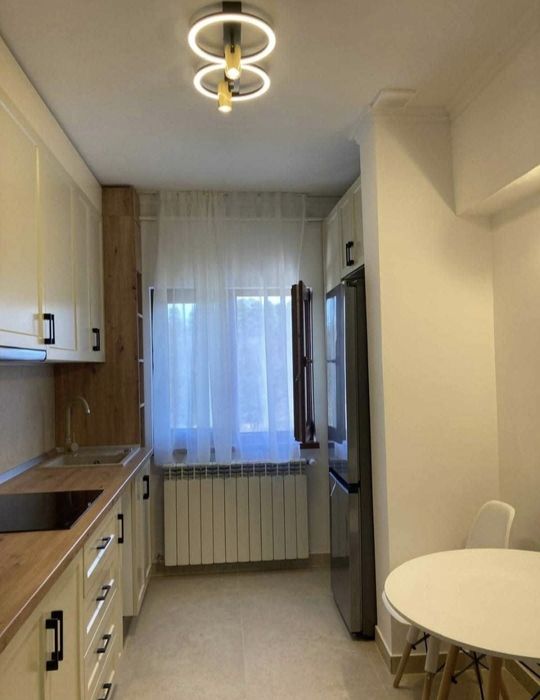 Inchiriez apartament cu 2 camere