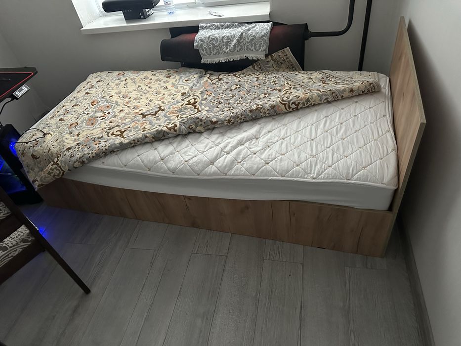 кровать с матрсом 210/100