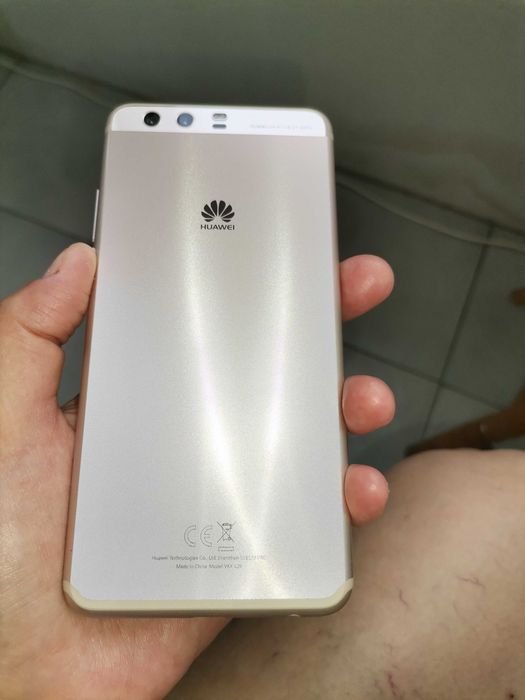 продавам смартфон huawei p10 lite