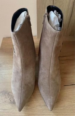 Нови дамски ботуши - номер 39