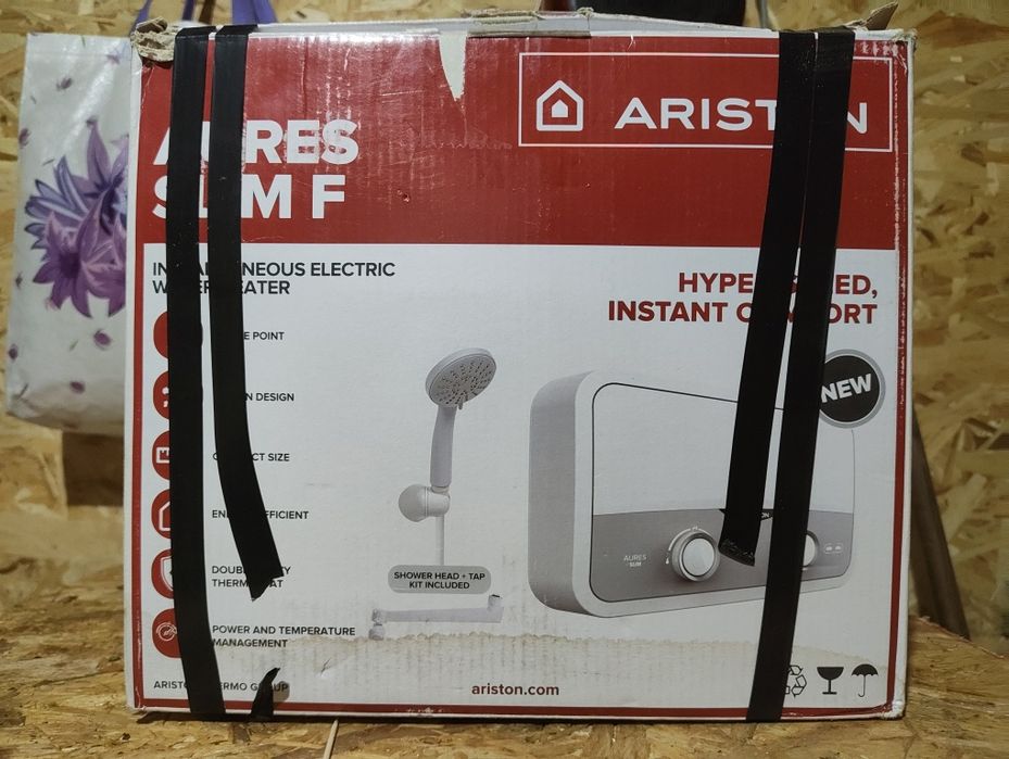 Vând instant electric apa calda Ariston