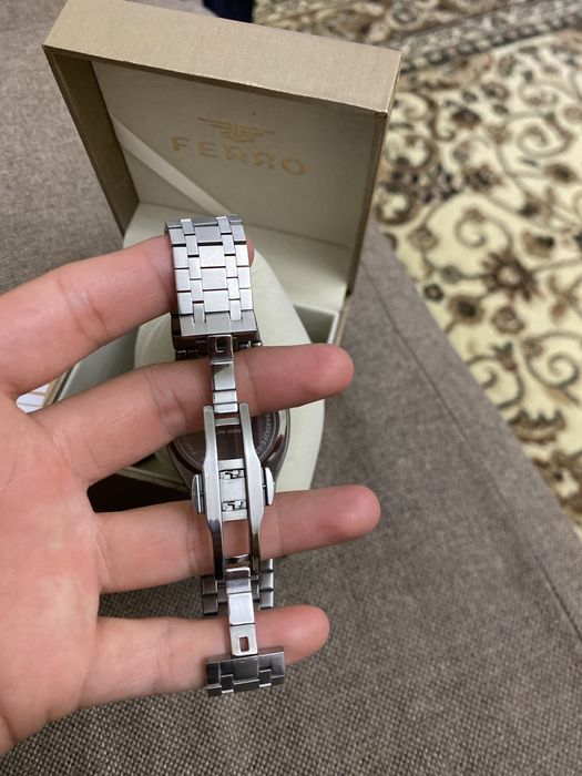 Продам часы Ferro новые