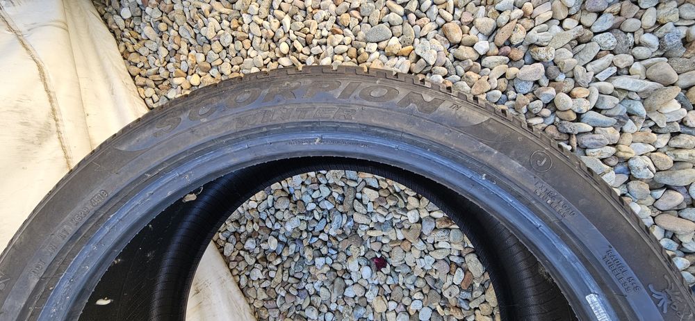 Anvelope Pirelli Scorpion  265/40 R22 106W JLR 295/35 R22 108W J M+S