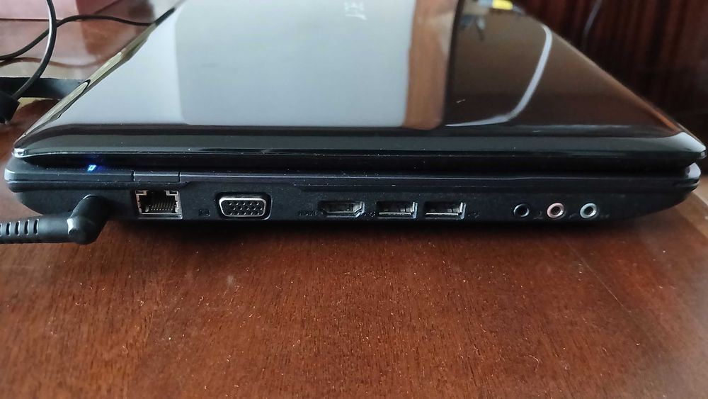 Лаптоп Acer Aspire 5737Z с оригинален Windows 7 Ultimate